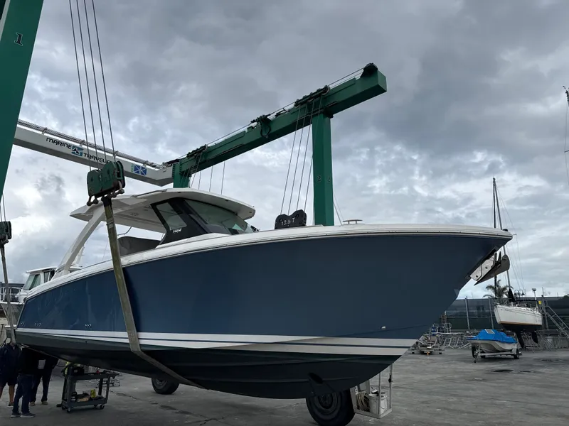 Slide: The Image of Tiara 34 LS 2024 - 29