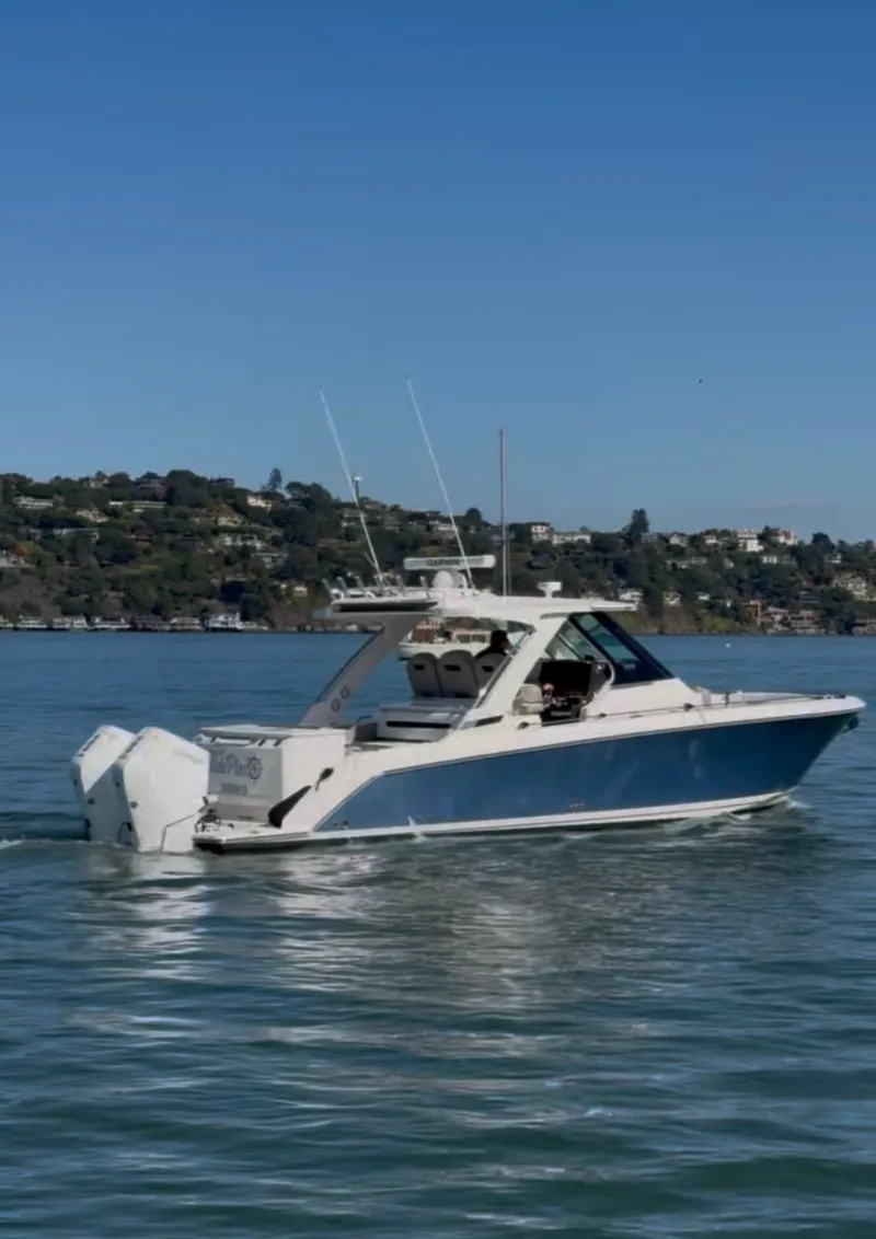 Slide: The Image of Tiara 34 LS 2024 - 3