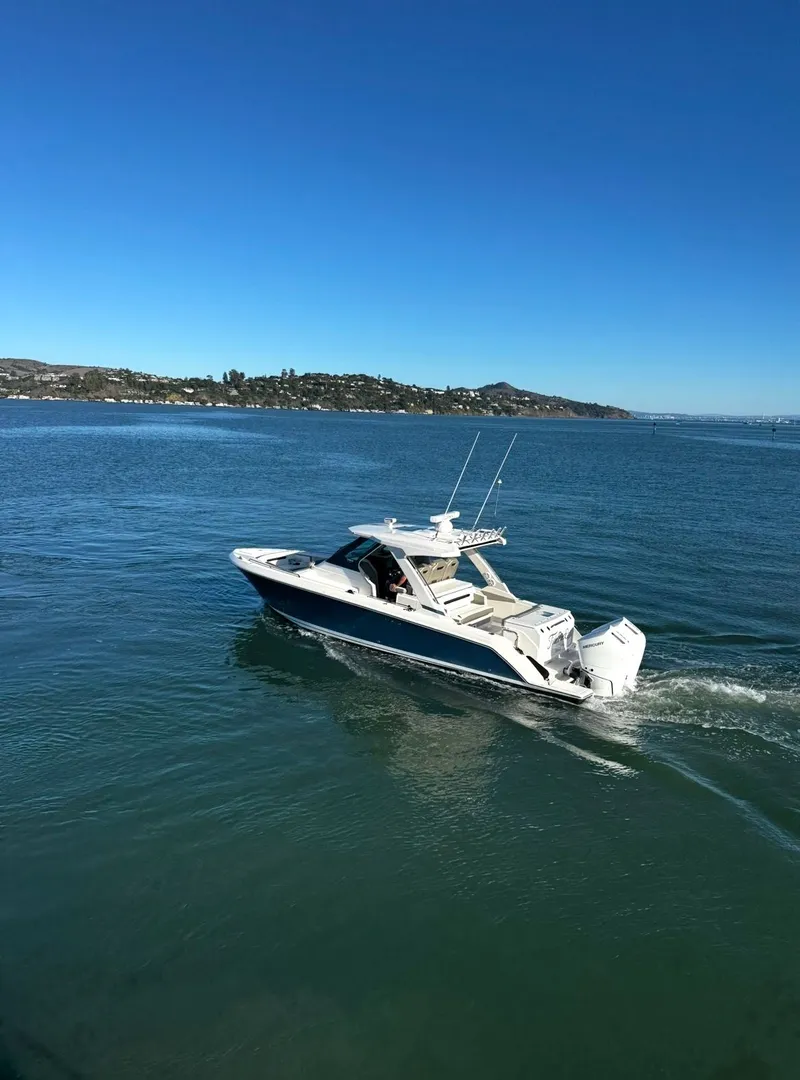 Slide: The Image of Tiara 34 LS 2024 - 6