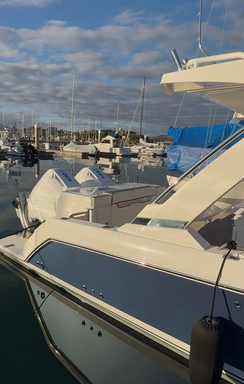 Slide: The Image of Tiara 34 LS 2024 - 9