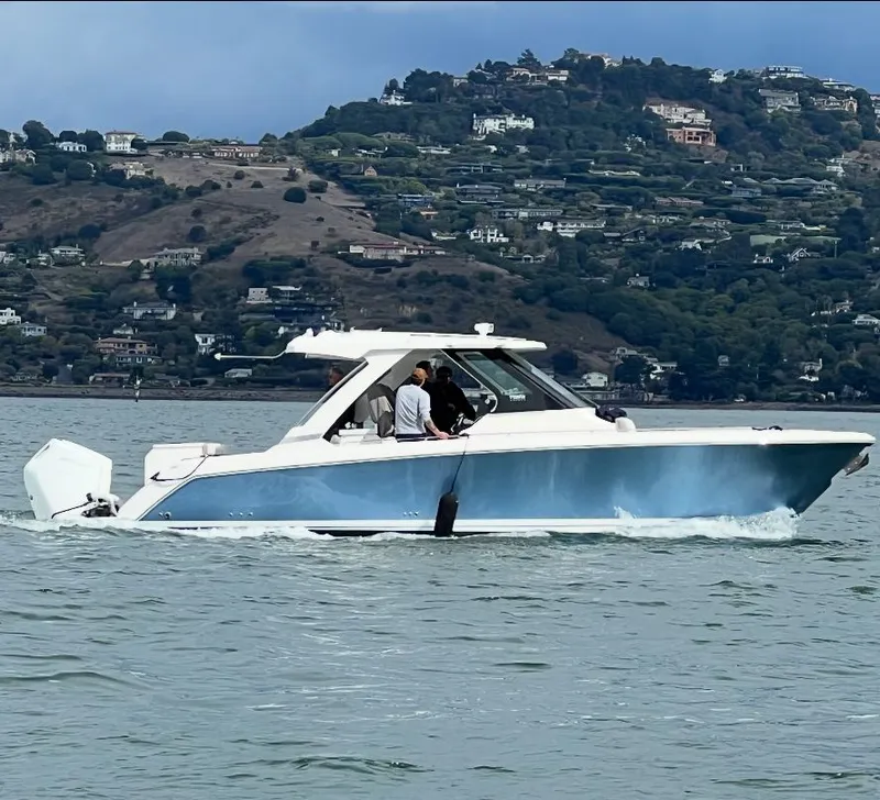 Slide: The Image of Tiara 34 LS 2024 - 3