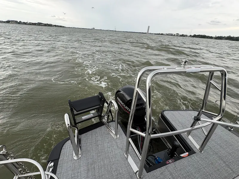 Slide: The Image of Harris Cruiser 230 2025 - 40
