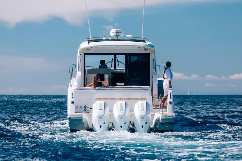Slide: The Image of Beneteau Antares 12 Coupe 2026 cruising on open sea. - 4
