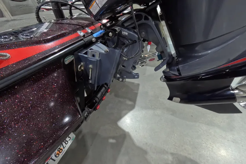 Slide: The Image of 2017 Skeeter FX20 boat motor and transom detail with glitter finish. - 3