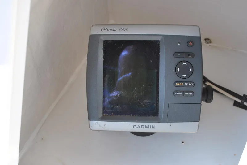 Slide: The Image of Garmin GPSmap 546s device on 1993 Robalo 2120 Center Console boat. - 15