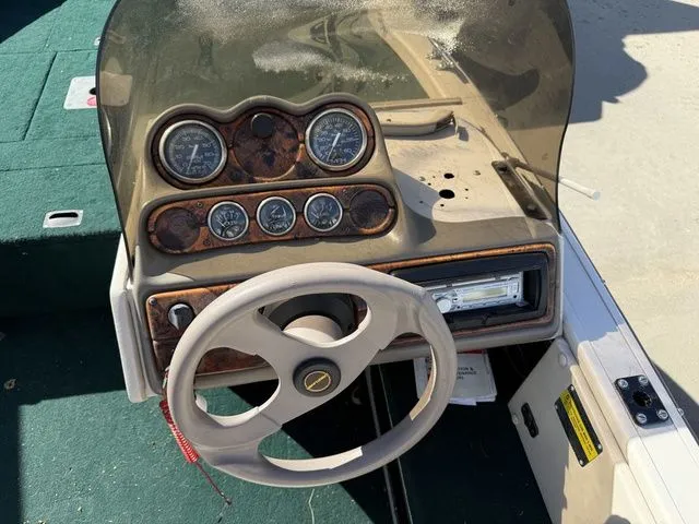 Slide: The Image of Crestliner Fish Hawk 1650 1998 - 15