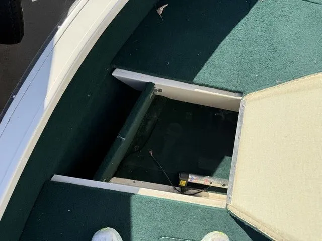 Slide: The Image of Crestliner Fish Hawk 1650 1998 - 20