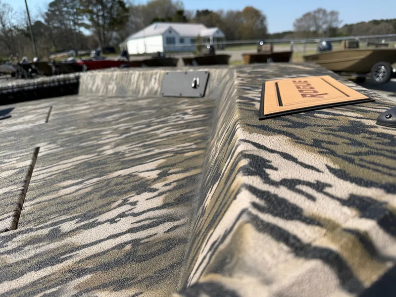 Slide: The Image of Avid 20CC Rogue 2026 - 15