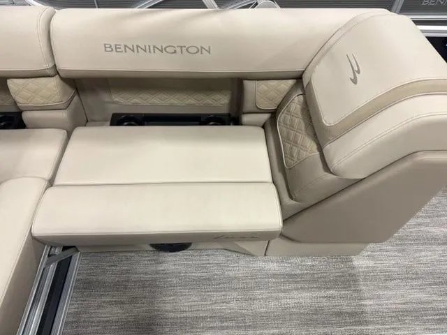 Slide: The Image of Bennington S Swingback 22 SSB Tritoon 2026 - 14