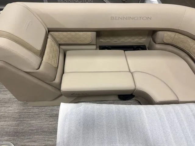 Slide: The Image of Bennington S Swingback 22 SSB Tritoon 2026 - 8