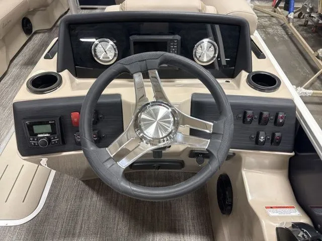 Slide: The Image of Bennington S Swingback 22 SSB Tritoon 2026 - 11