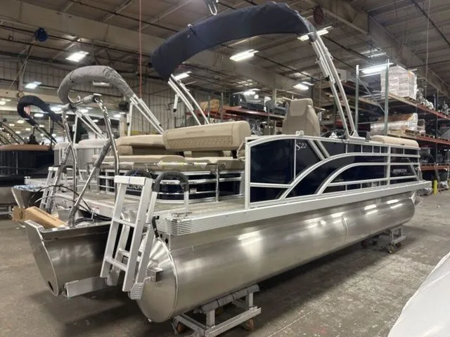 Slide: The Image of Bennington S Swingback 22 SSB Tritoon 2026 - 7