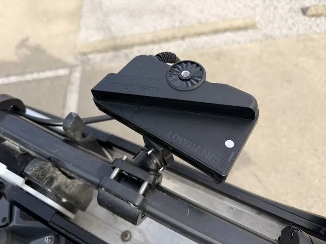 Slide: The Image of Phoenix Bass Boat 920 Elite 2025 - 12