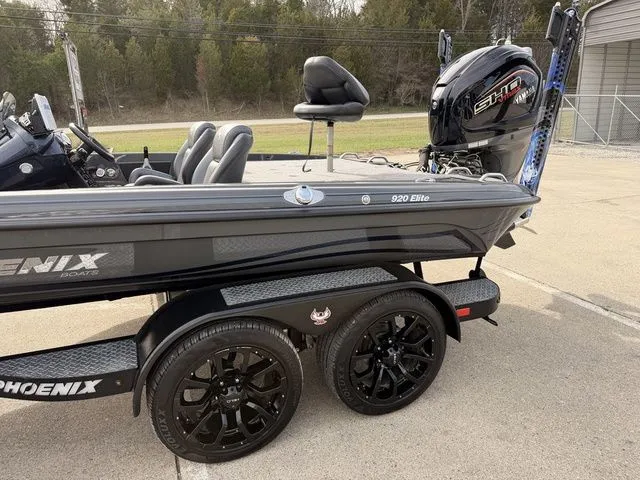 Slide: The Image of Phoenix Bass Boat 920 Elite 2025 - 16