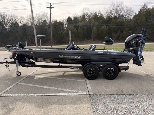 Slide: The Image of Phoenix Bass Boat 920 Elite 2025 - 18