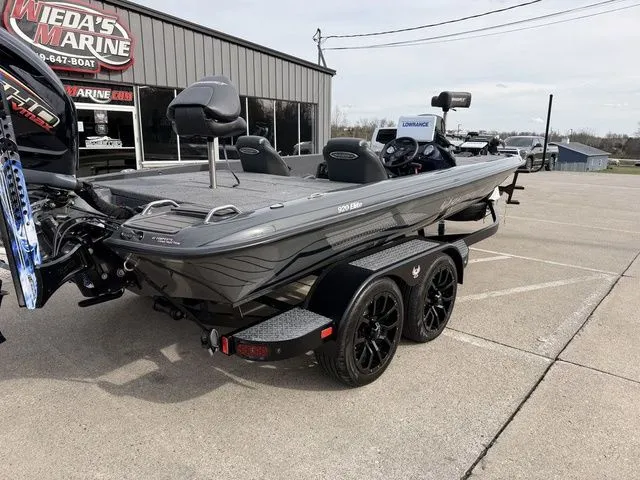 Slide: The Image of Phoenix Bass Boat 920 Elite 2025 - 4