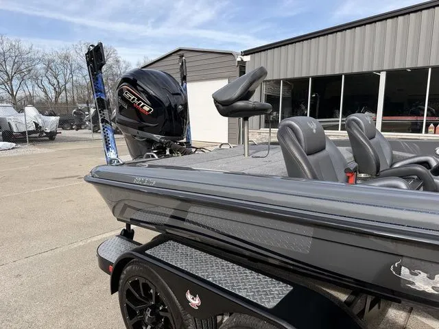 Slide: The Image of Phoenix Bass Boat 920 Elite 2025 - 8