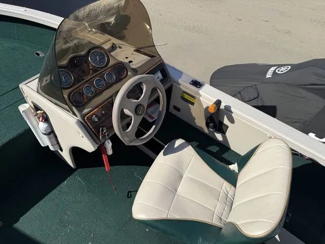 Slide: The Image of Crestliner Fish Hawk 1650 1998 - 14