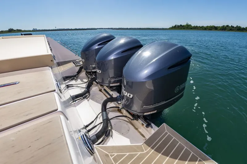 Slide: The Image of Grady-White Express 370 2014 - 21