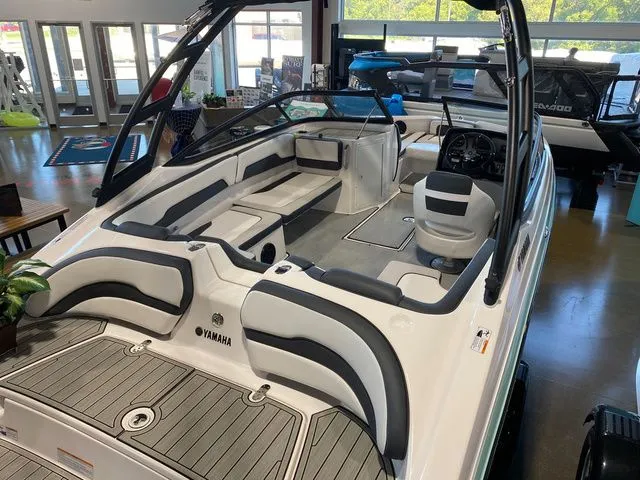 Slide: The Image of Yamaha AR195 2023 - 4