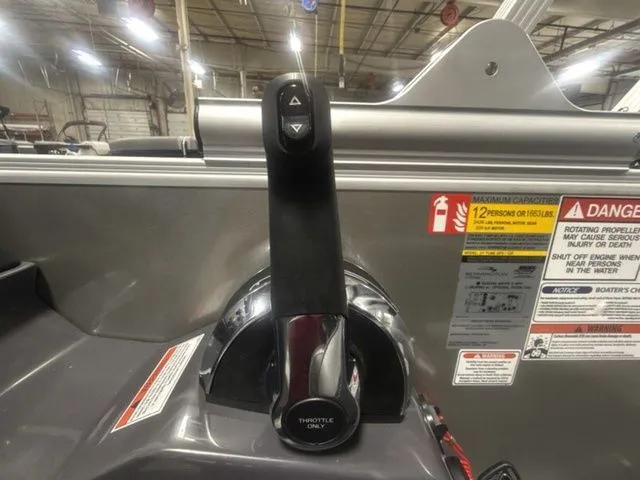 Slide: The Image of Bennington S Swingback 22 SSB Tritoon 2026 - 13