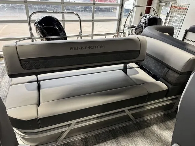 Slide: The Image of Bennington S Swingback 22 SSB Tritoon 2026 - 20