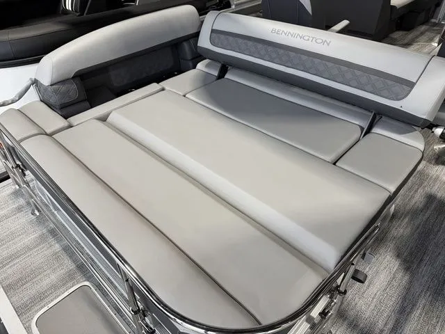 Slide: The Image of Bennington S Swingback 22 SSB Tritoon 2026 - 23