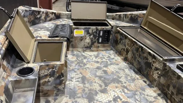 Slide: The Image of Excel 1751 Viper W/ Tohatsu 60 2026 - 12