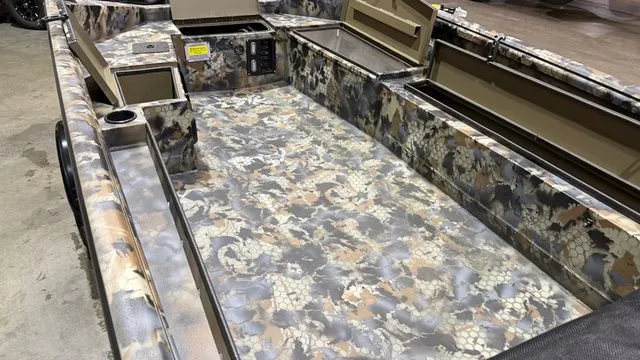 Slide: The Image of Excel 1751 Viper W/ Tohatsu 60 2026 - 12