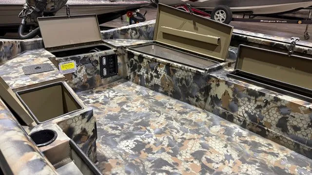 Slide: The Image of Excel 1751 Viper W/ Tohatsu 60 2026 - 13