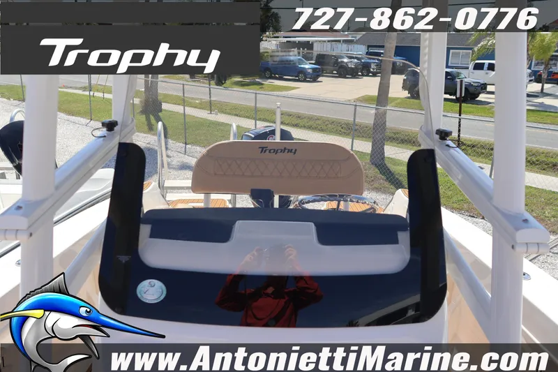 Slide: The Image of 2026 Bayliner Trophy T22CC boat displayed at Antonietti Marine dealership. - 13