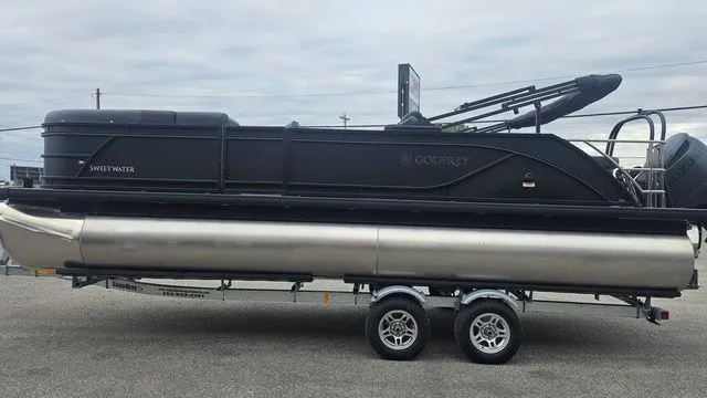 Slide: The Image of Sweetwater SWEETWATER 2286 SFLC W/250HP 2026 - 8