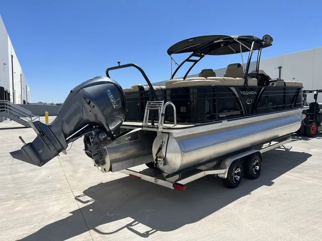 Slide: The Image of Veranda VP22RCT Luxury Tri-Toon 2023 - 4