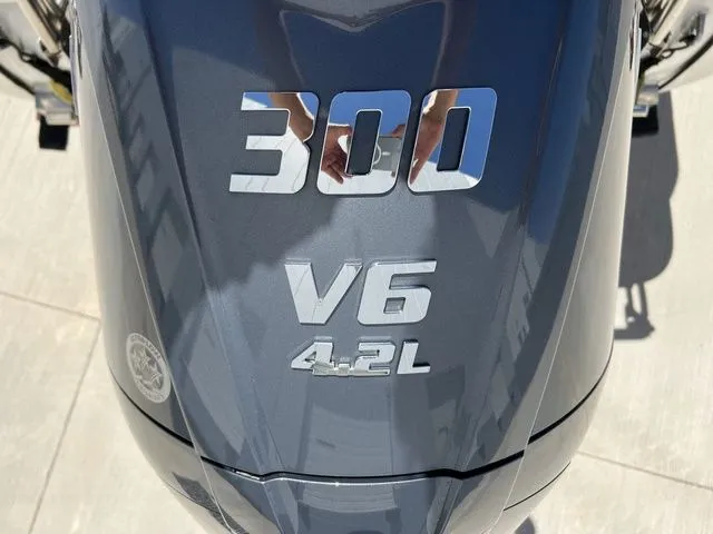 Slide: The Image of Veranda VP22RCT Luxury Tri-Toon 2023 - 7