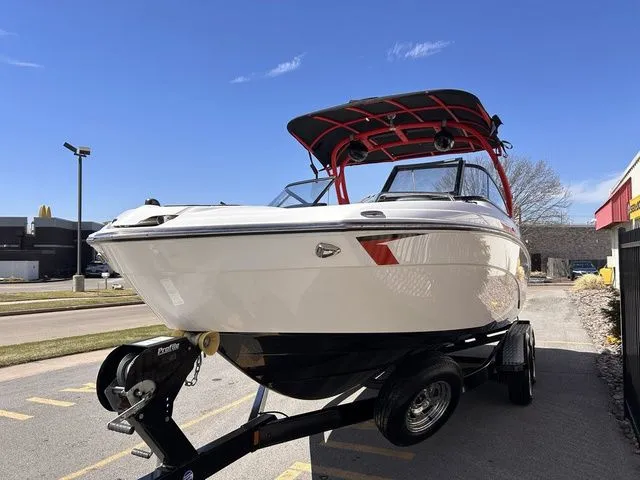 Slide: The Image of Yamaha 242X E-Series 2018 - 10