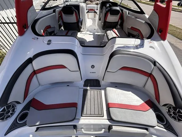 Slide: The Image of Yamaha 242X E-Series 2018 - 12