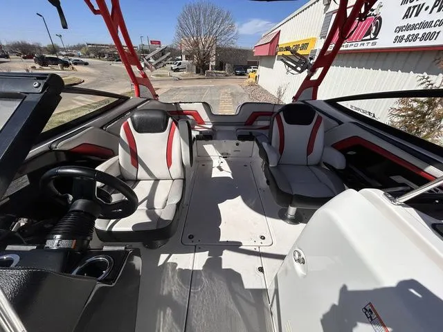 Slide: The Image of Yamaha 242X E-Series 2018 - 21