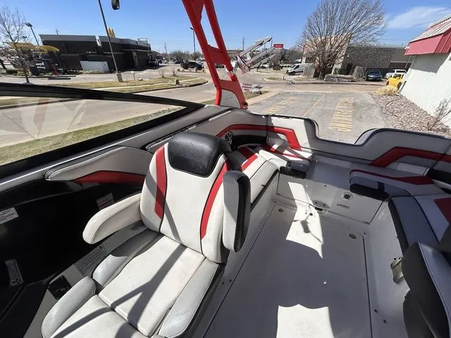 Slide: The Image of Yamaha 242X E-Series 2018 - 23