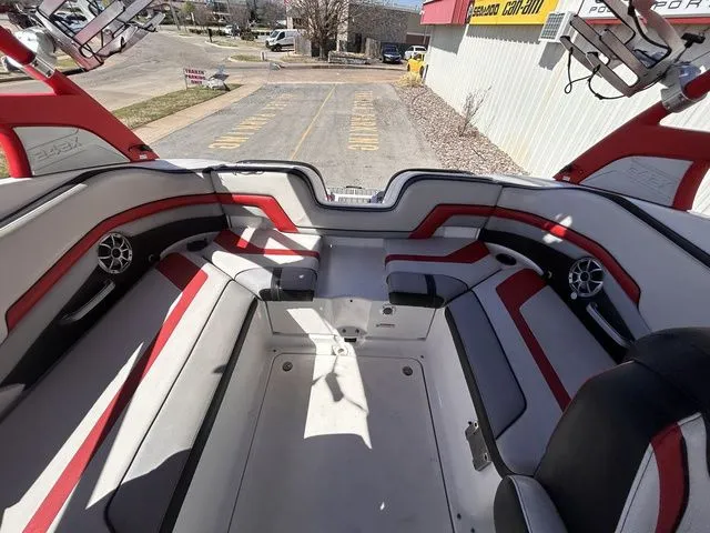 Slide: The Image of Yamaha 242X E-Series 2018 - 24