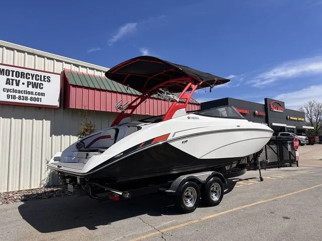 Slide: The Image of Yamaha 242X E-Series 2018 - 3