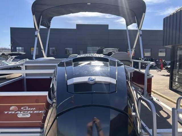 Slide: The Image of Sun Tracker Bass Buggy 18 DLX 2020 - 7