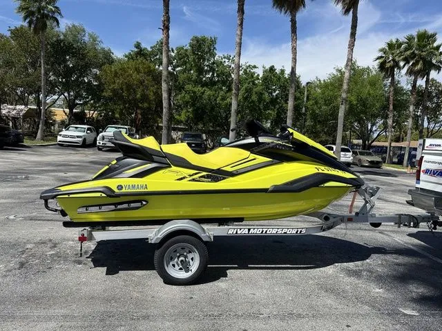 Slide: The Image of Yamaha FX Cruiser HO 2022 - 5