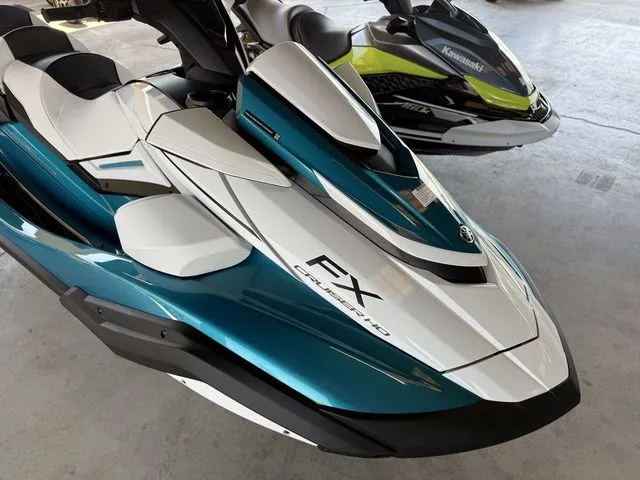 Slide: The Image of Yamaha FX Cruiser HO 2026 - 11