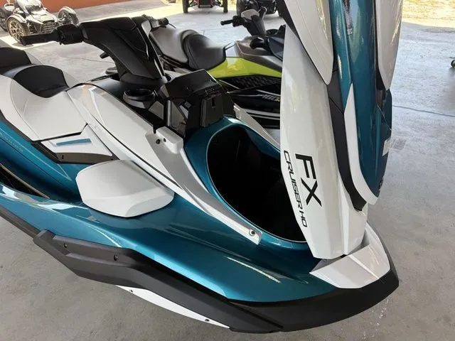 Slide: The Image of Yamaha FX Cruiser HO 2026 - 12