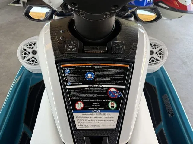Slide: The Image of Yamaha FX Cruiser HO 2026 - 18