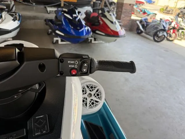 Slide: The Image of Yamaha FX Cruiser HO 2026 - 19