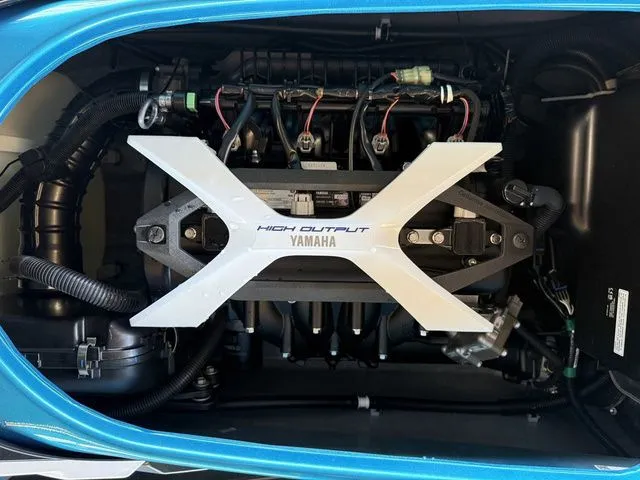 Slide: The Image of Yamaha FX Cruiser HO 2026 - 24