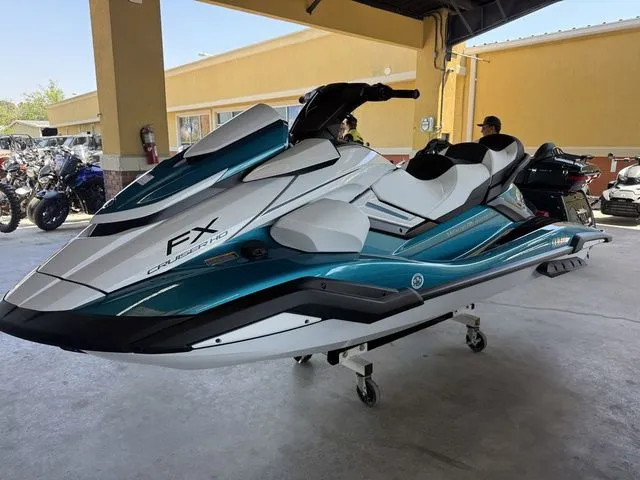 Slide: The Image of Yamaha FX Cruiser HO 2026 - 4