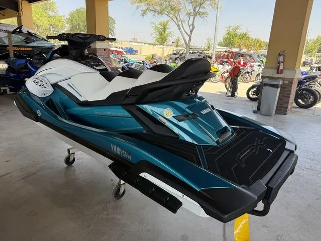 Slide: The Image of Yamaha FX Cruiser HO 2026 - 6