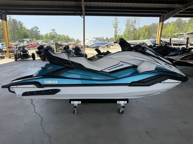 Slide: The Image of Yamaha FX Cruiser HO 2026 - 9